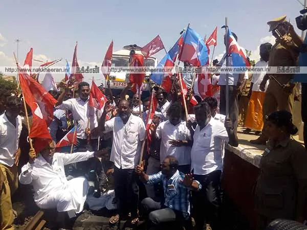 SC in Cuddalore S.D. DPI and Dalit organizations participating in the picket
